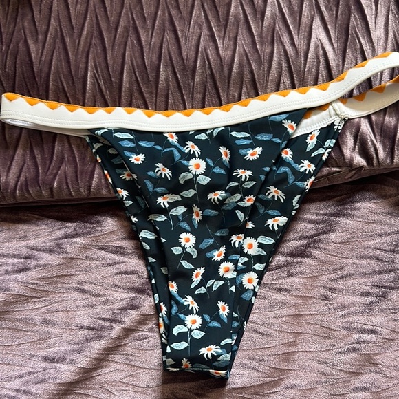 Zaful Blue and Orange Bikini with Camouflage Pattern - Picture 3 of 8